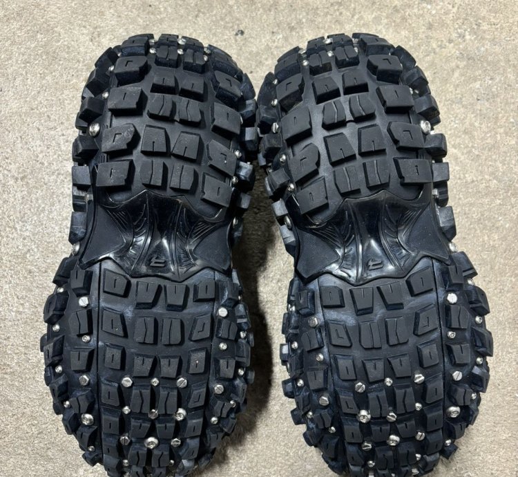 Balenciaga Bouncer Screw Defender Tire Sneaker