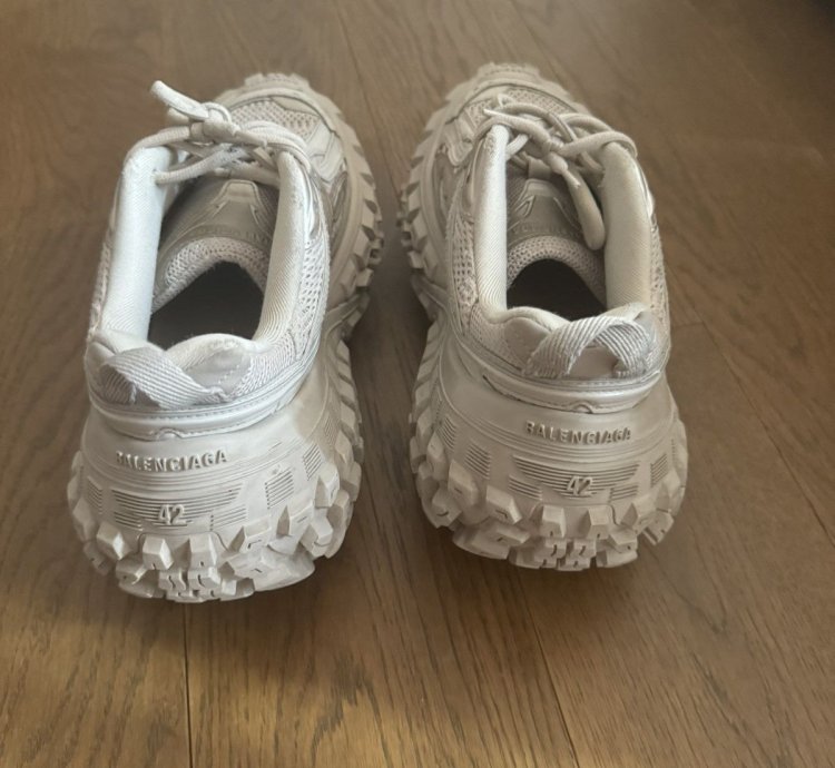 Balenciaga bouncer sneakers