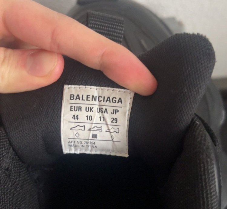 Balenciaga cargo