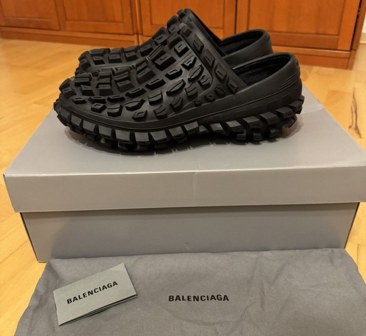 Balenciaga Defender Bouncer Mule Slippers Black