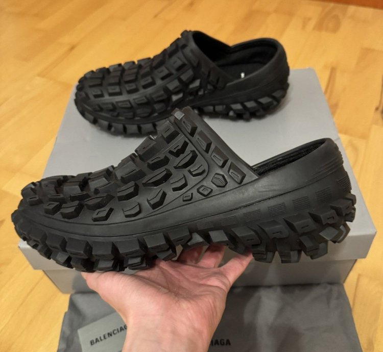 Balenciaga Defender Bouncer Mule Slippers Black