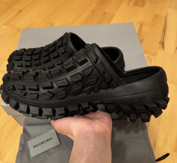 Balenciaga Defender Bouncer Mule Slippers Black