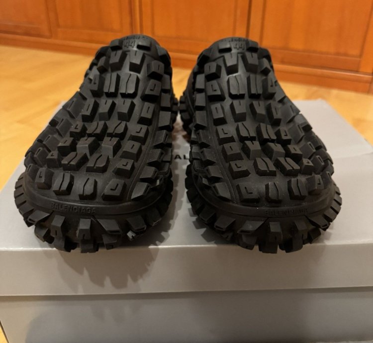 Balenciaga Defender Bouncer Mule Slippers Black