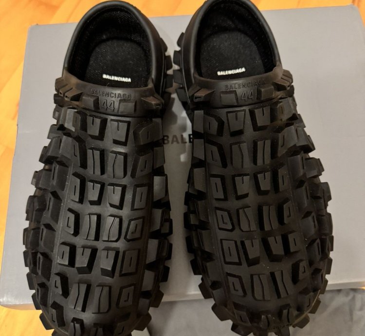 Balenciaga Defender Bouncer Mule Slippers Black