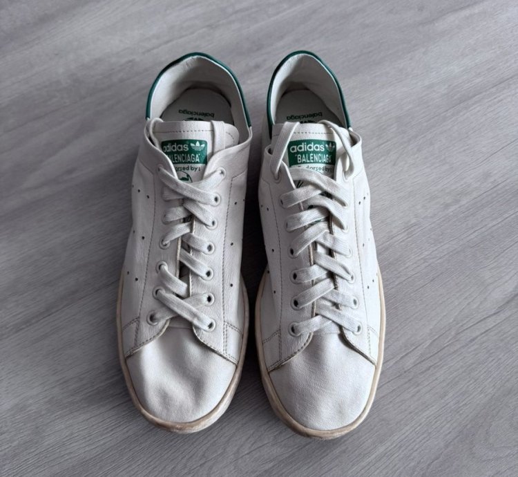 BALENCIAGA DISTRESSED STAN SMITH