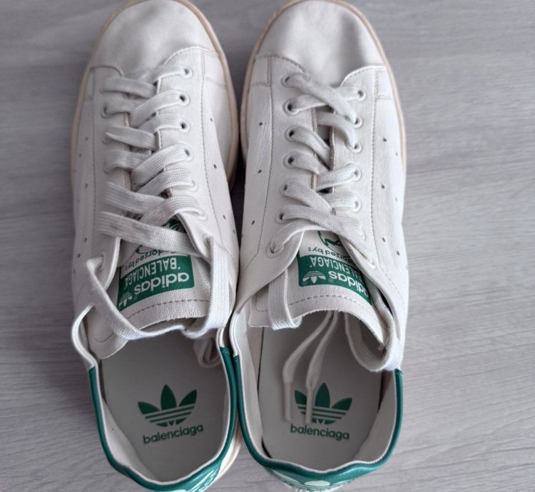 BALENCIAGA DISTRESSED STAN SMITH