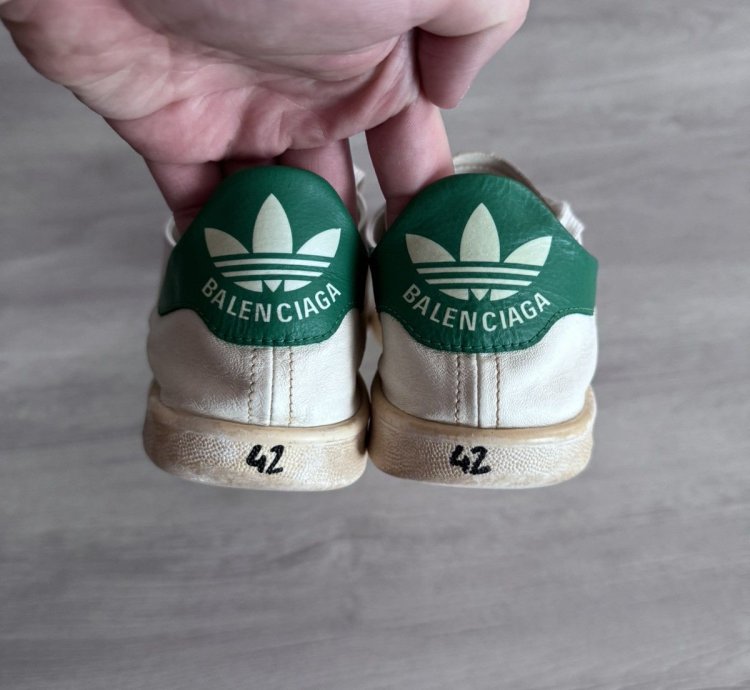BALENCIAGA DISTRESSED STAN SMITH