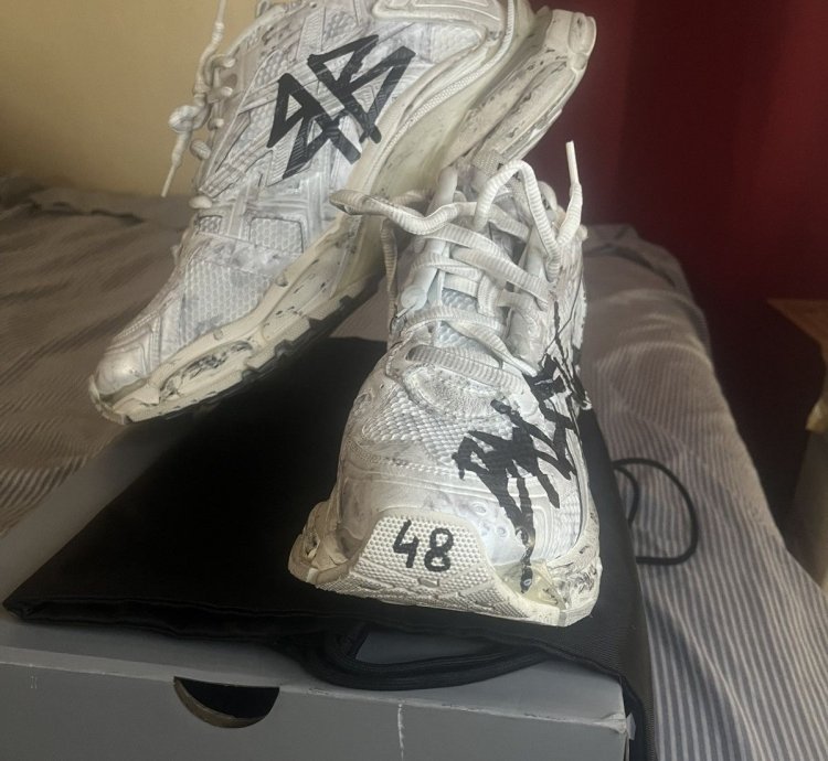 Balenciaga Graffiti Runner