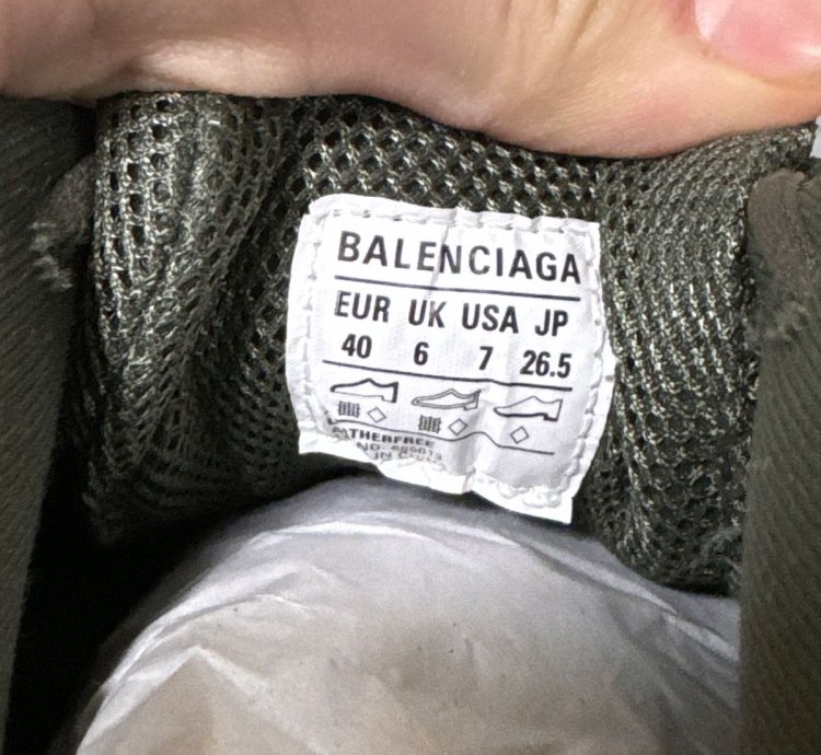 Balenciaga Green Defender Bounce Sneaker
