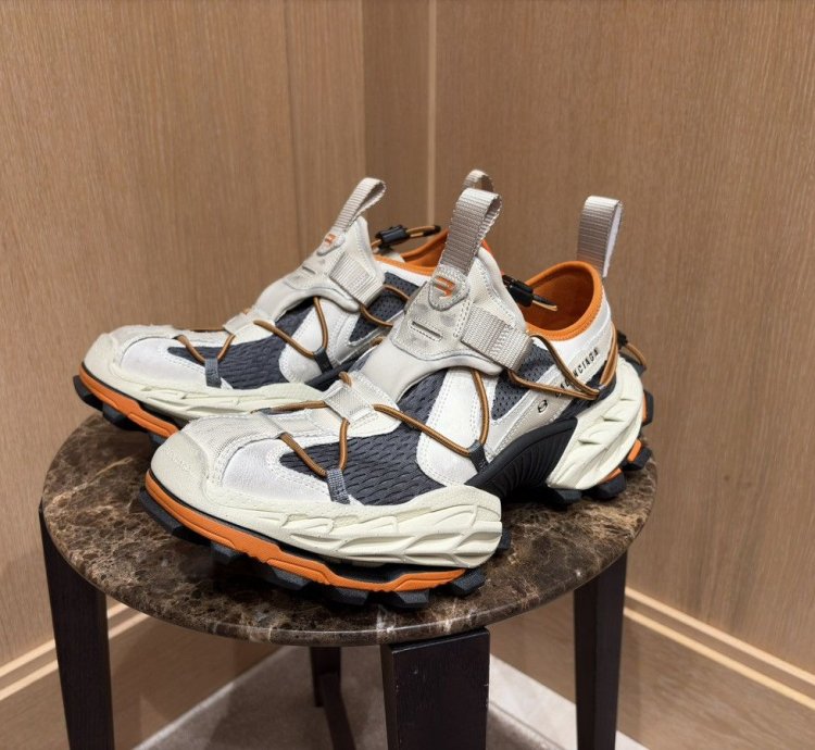 Balenciaga Hike Sneaker beige Runner Track 804921WHIKE2070