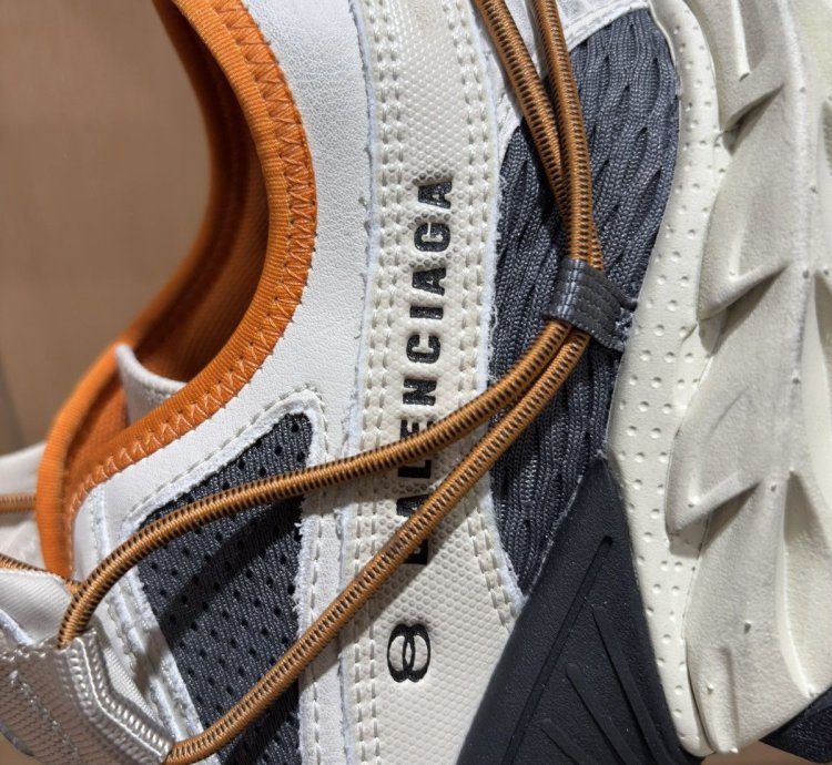 Balenciaga Hike Sneaker beige Runner Track 804921WHIKE2070