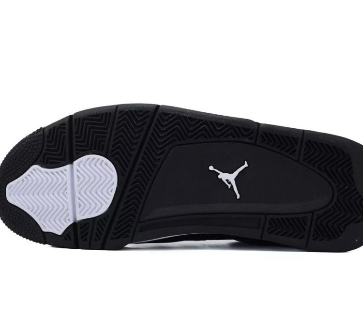 Air Jordan 4 Retro “White Thunder”