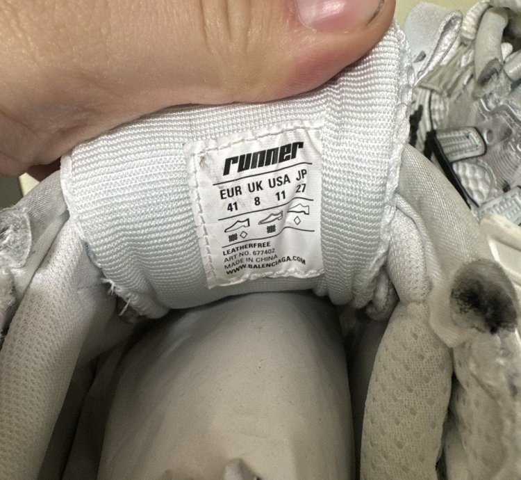 Balenciaga Low Top Runner Graffiti