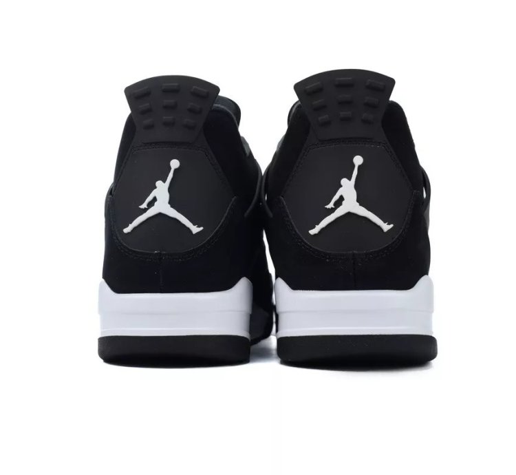 Air Jordan 4 Retro “White Thunder”