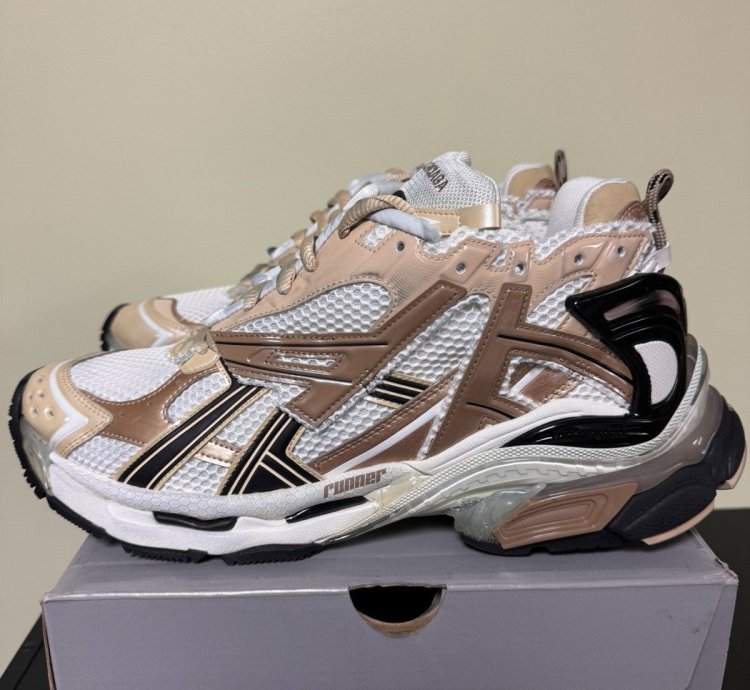 Balenciaga Low Top Runners Khaki