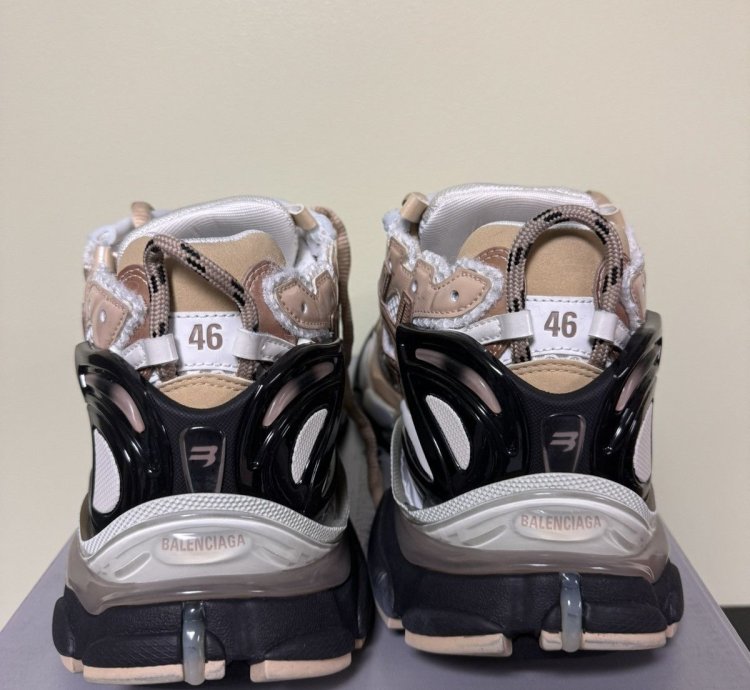 Balenciaga Low Top Runners Khaki
