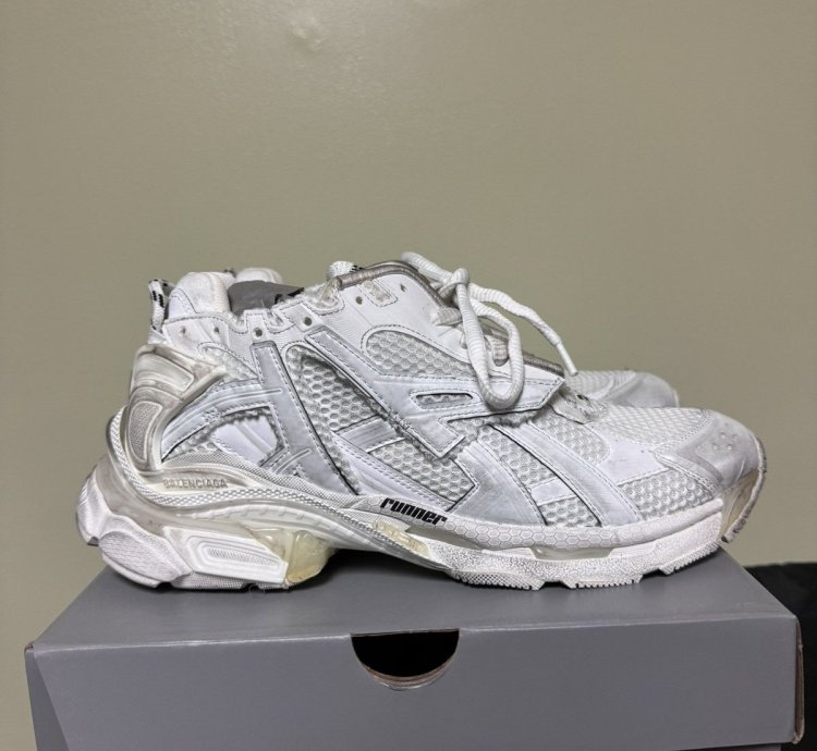Balenciaga Low Top Runners White