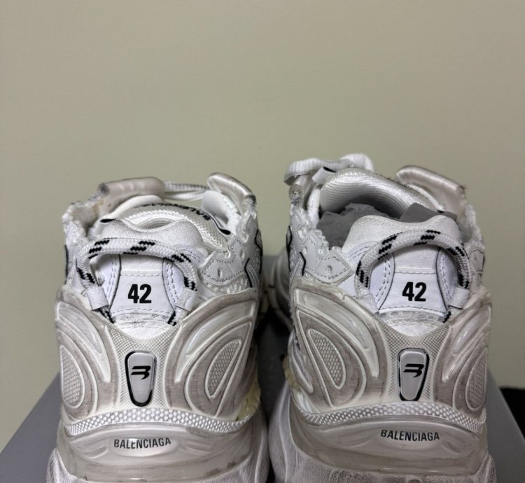 Balenciaga Low Top Runners White