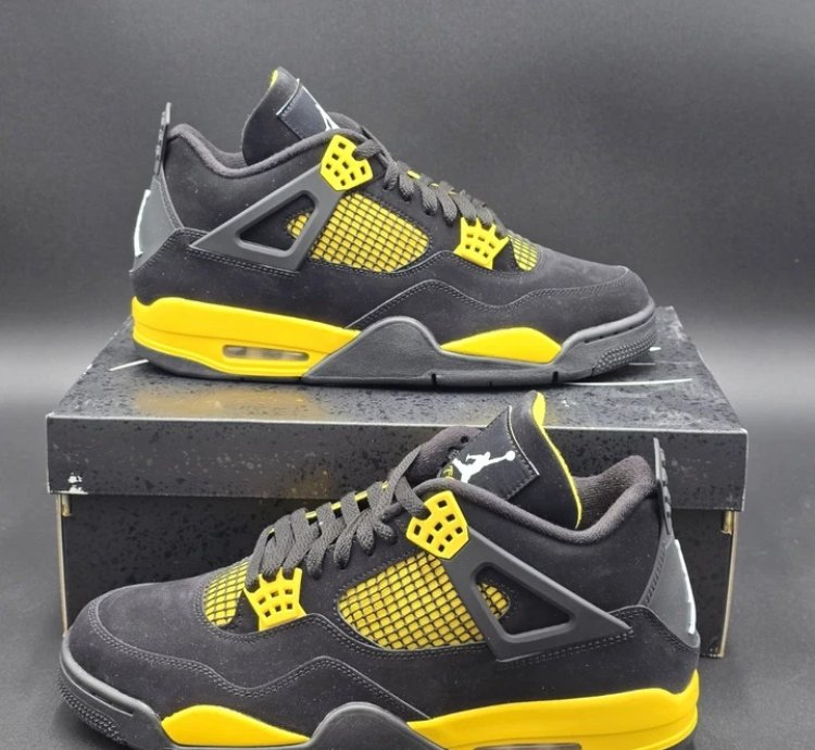 Jordan 4 Retro Thunder 2023. DH6927017