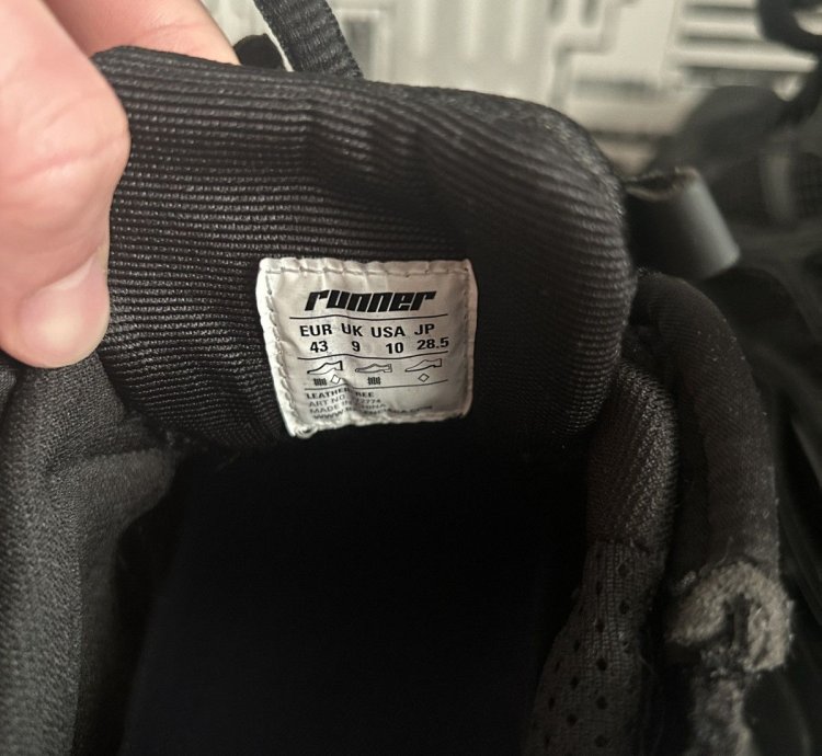 Balenciaga mat black runner