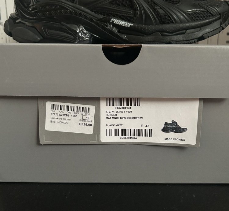 Balenciaga mat black runner