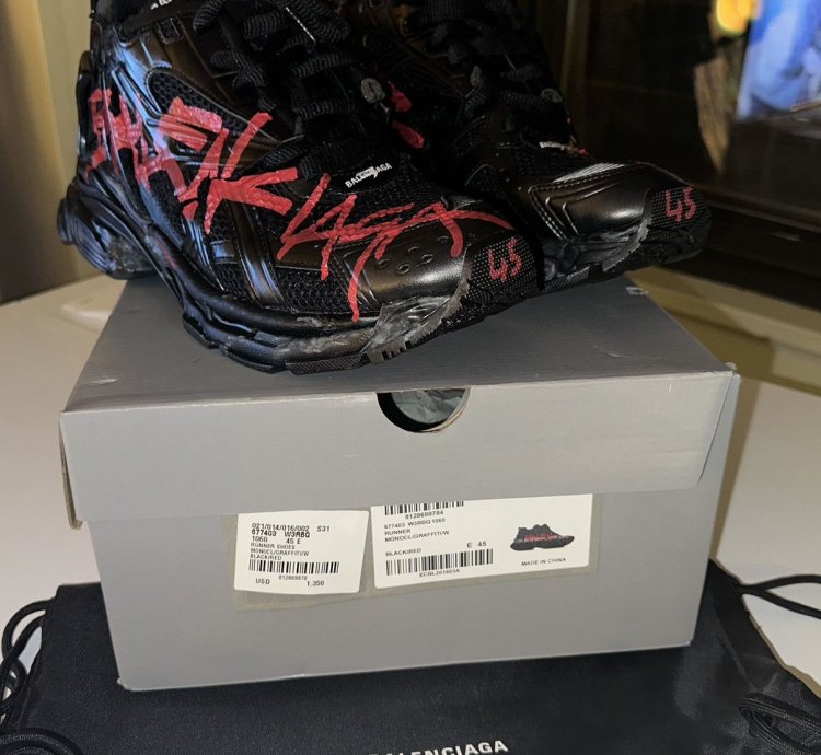 Balenciaga Men RUNNER GRAFFITI SNEAKER IN BLACK