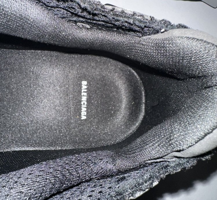 Balenciaga Men RUNNER GRAFFITI SNEAKER IN BLACK