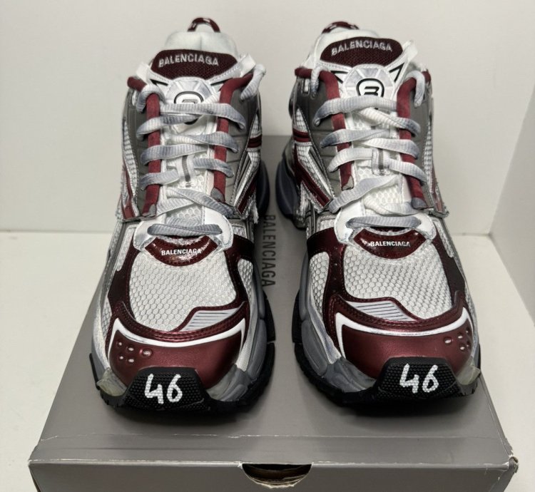 Balenciaga Men Runner Sneaker Burgundy Sz 13 US (46 EU)