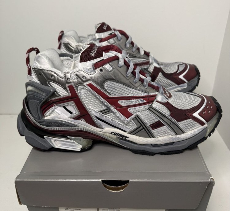 Balenciaga Men Runner Sneaker Burgundy Sz 13 US (46 EU)