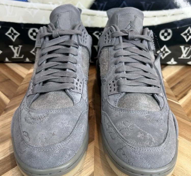 Jordan 4 Mid Mens Grey Kaws