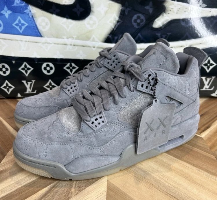 Jordan 4 Mid Mens Grey Kaws