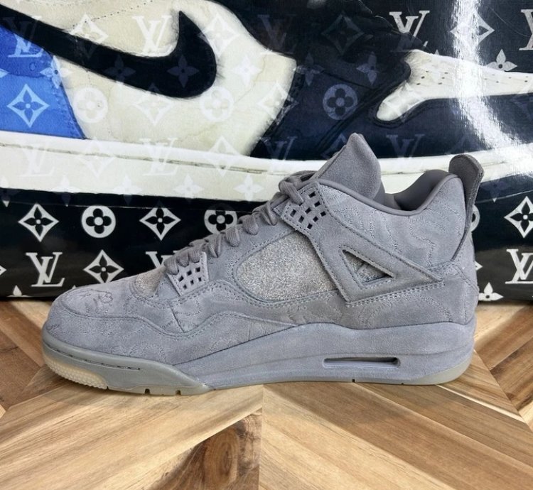 Jordan 4 Mid Mens Grey Kaws