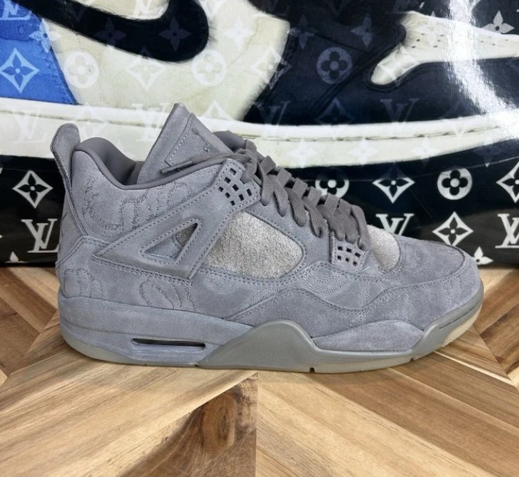 Jordan 4 Mid Mens Grey Kaws