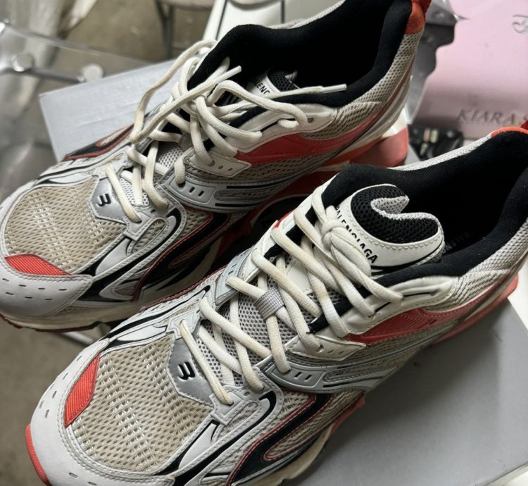Balenciaga Pander 47