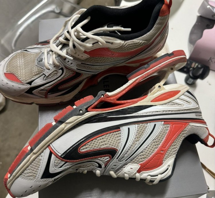 Balenciaga Pander 47