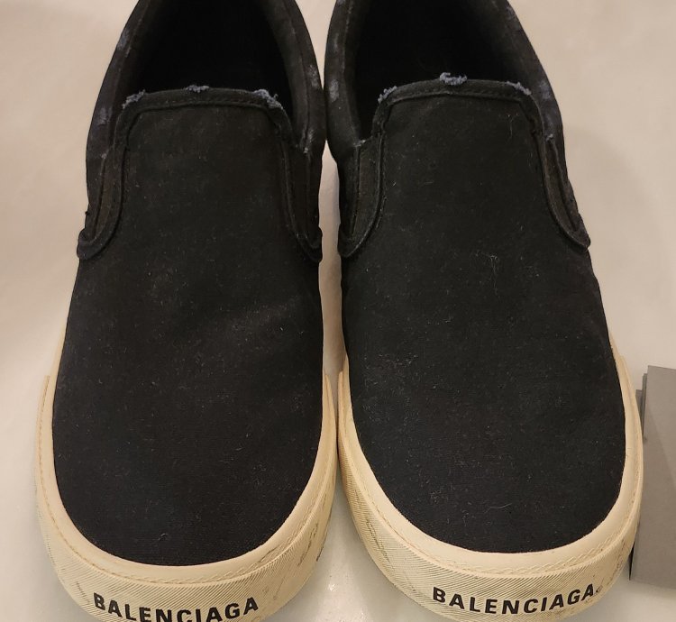 Balenciaga Paris Graffiti Distressed Slip-On