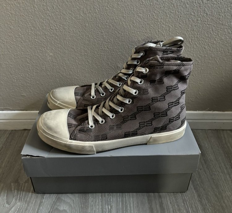 Balenciaga Paris high top sneakers