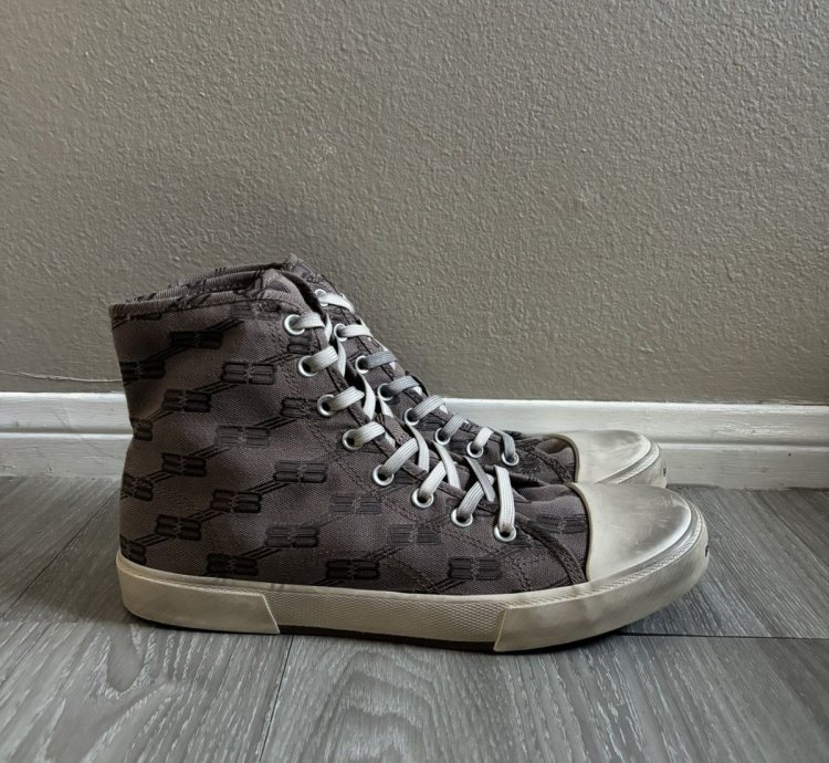 Balenciaga Paris high top sneakers