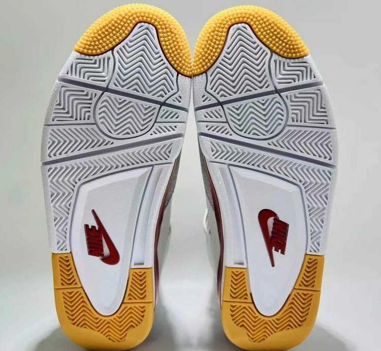 Nike SB x Jordan Air Jordan 4 Varsity Red DR5415-106