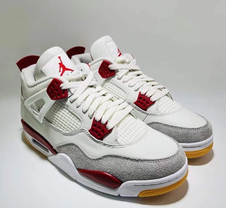 Nike SB x Jordan Air Jordan 4 Varsity Red DR5415-106