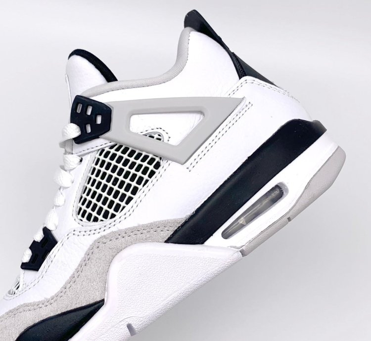 Jordan 4 Retro " Military Black " - DH6927-111