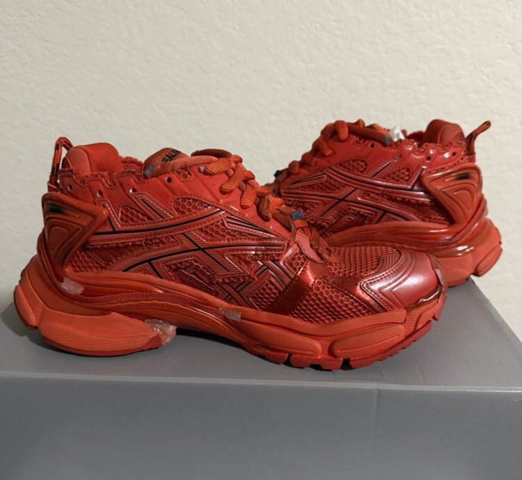 Balenciaga Red Runner Sneaker (42)