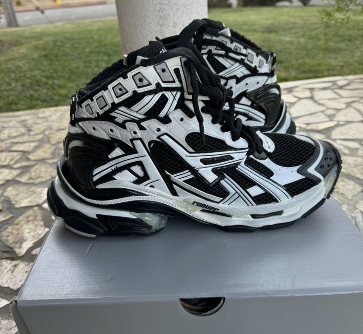 Balenciaga Runner 45 NEW