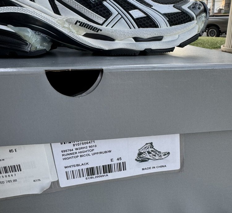 Balenciaga Runner 45 NEW
