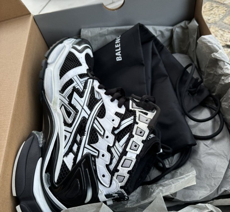Balenciaga Runner 45 NEW