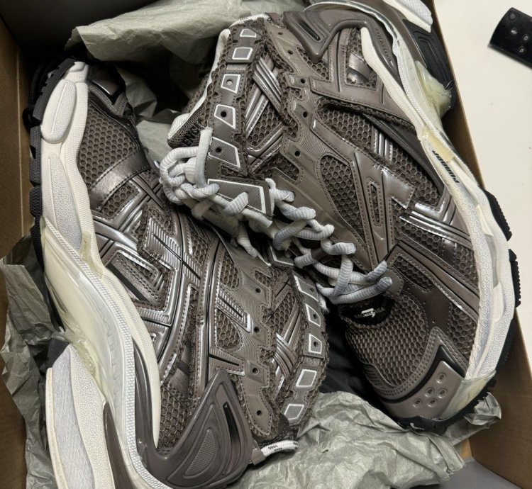Balenciaga Runner 46 NEW