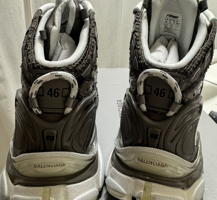 Balenciaga Runner 46 NEW