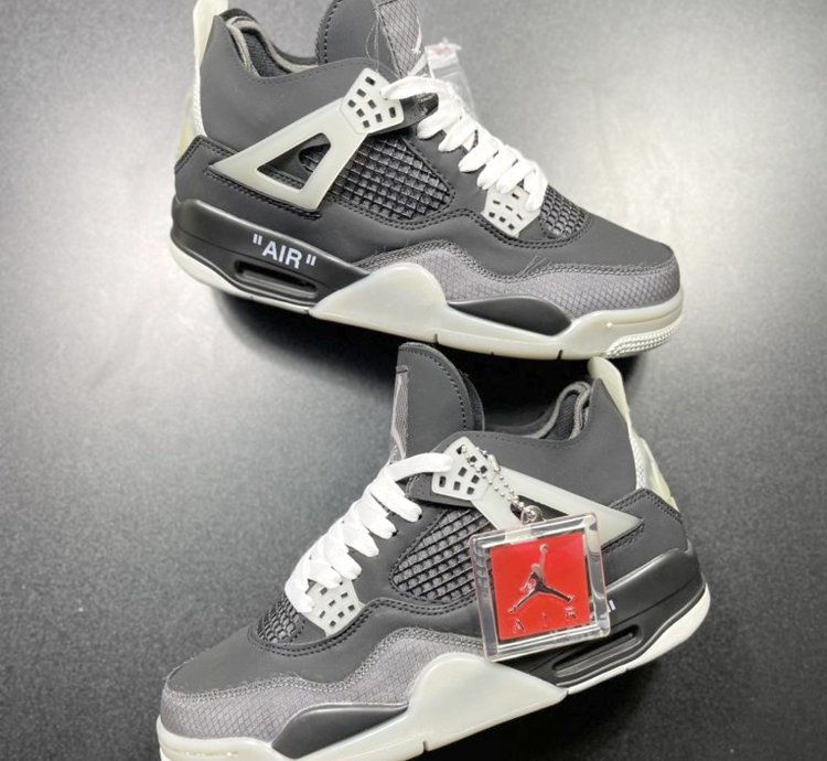Off-White x Jordan 4 Retro “ Black Cat ”