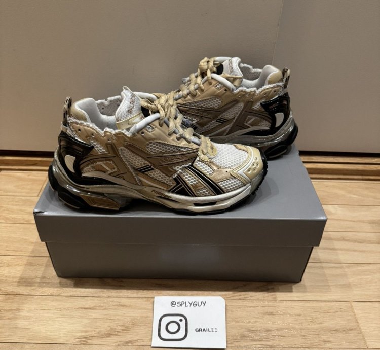 Balenciaga Runner Beige Black White sz 41