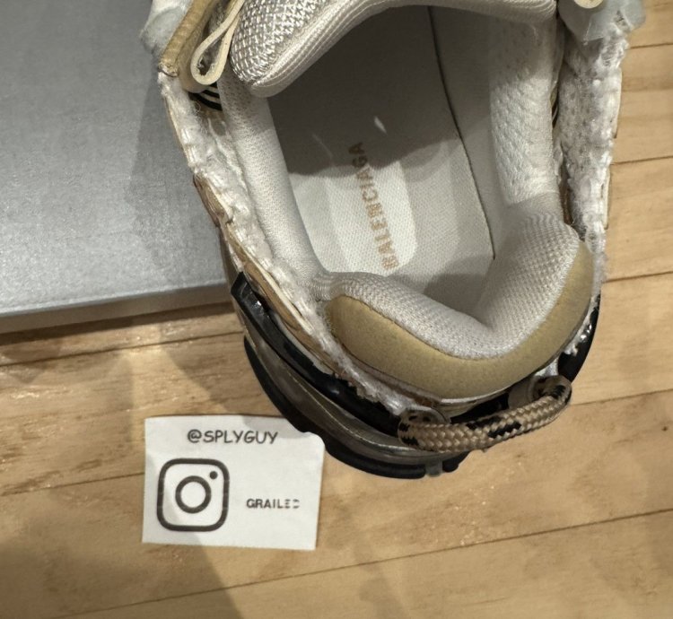 Balenciaga Runner Beige Black White sz 41